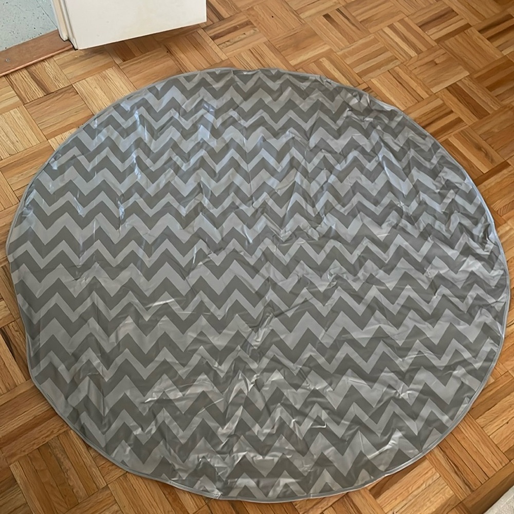 SplatMat / Floor protector - gray chevron